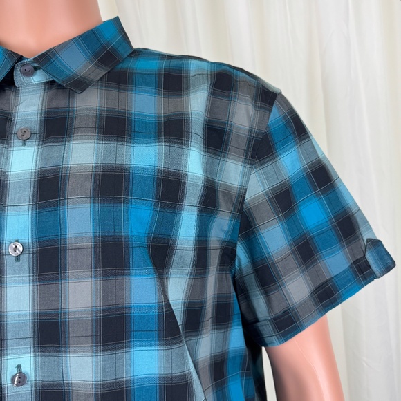 Men's Calvin Klein Short Sleeves Plaid Button Up Shirt Blue Size XL - Picture 3 of 12